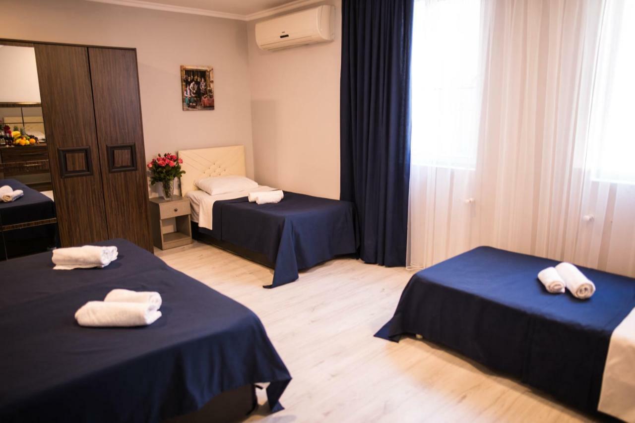 Central Apart-Hotel Батуми Экстерьер фото