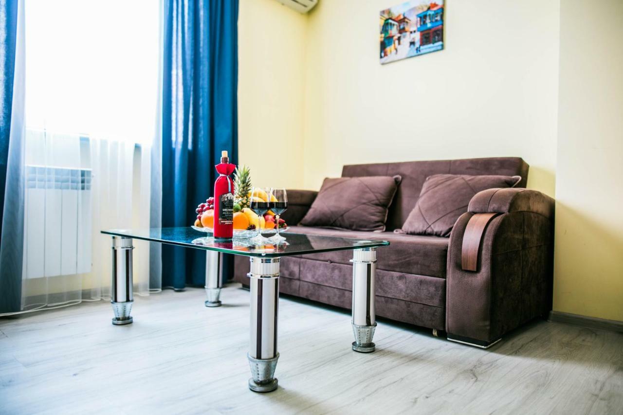 Central Apart-Hotel Батуми Экстерьер фото