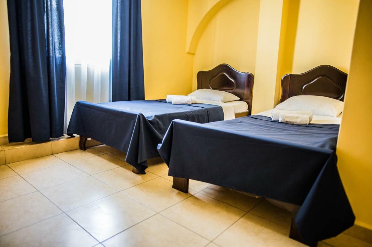 Central Apart-Hotel Батуми Экстерьер фото