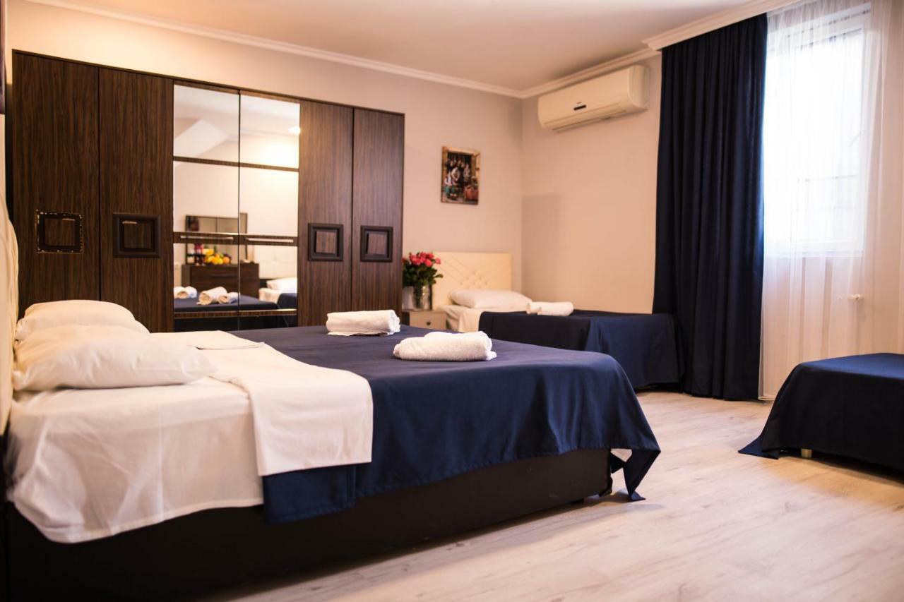 Central Apart-Hotel Батуми Экстерьер фото