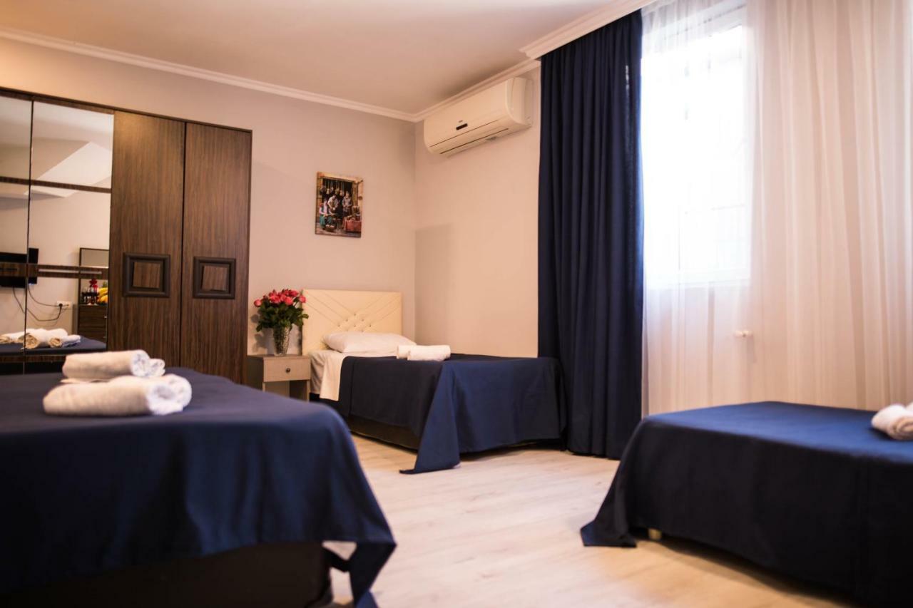 Central Apart-Hotel Батуми Экстерьер фото