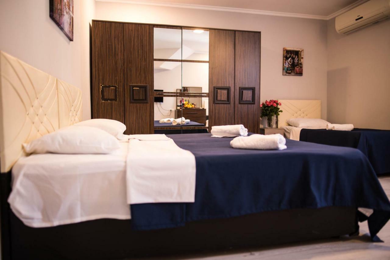 Central Apart-Hotel Батуми Экстерьер фото