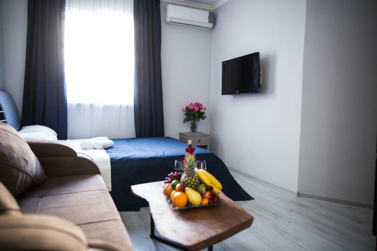 Central Apart-Hotel Батуми Экстерьер фото