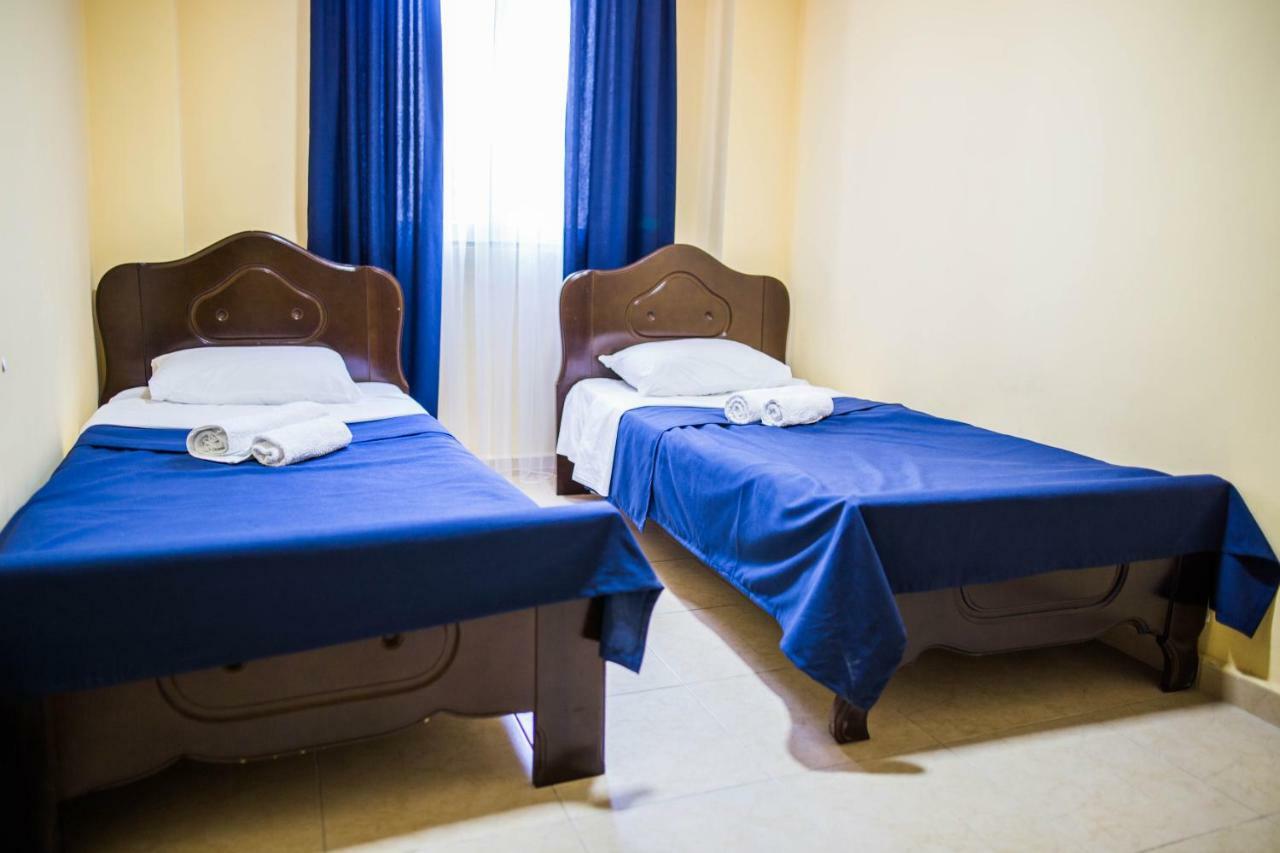 Central Apart-Hotel Батуми Экстерьер фото